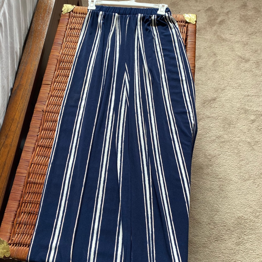 Wide legged pants